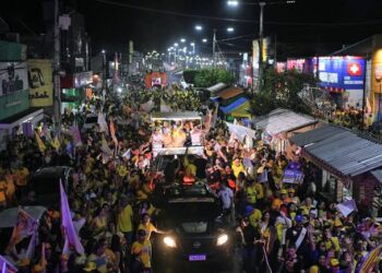 Lucas percorre 100 km e encerra caravana com comício em Itabaiana