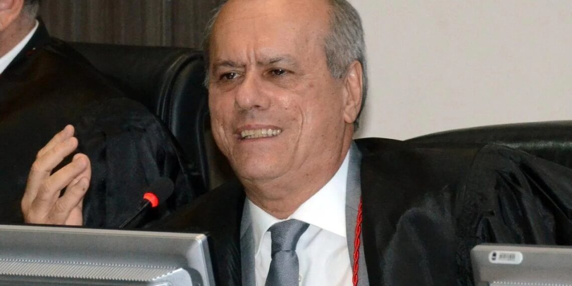 ALPB aprova Voto de Aplauso ao desembargador José Ricardo Porto