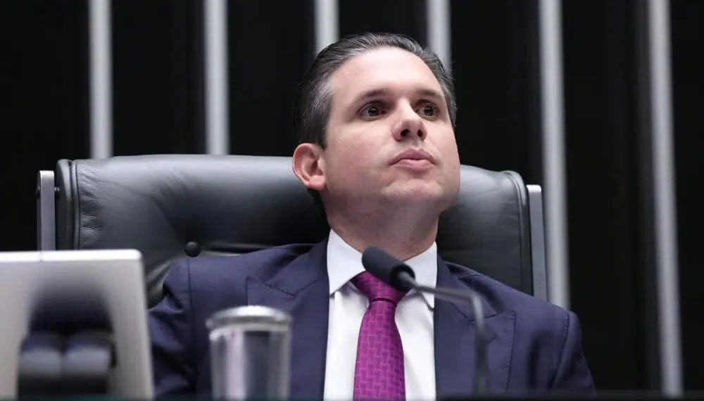 Imagem negativa de Hugo Motta bate em 80%, constata pesquisa Atlas/Bloomberg