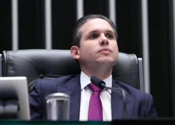 Imagem negativa de Hugo Motta bate em 80%, constata pesquisa Atlas/Bloomberg
