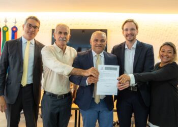 Prefeitura de Cabedelo empossa novos servidores aprovados em concurso público para a área da Saúde