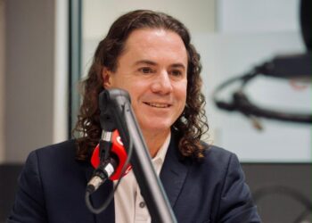Justiça concede direito de resposta a Veneziano e determina correção de manchete da Folha
