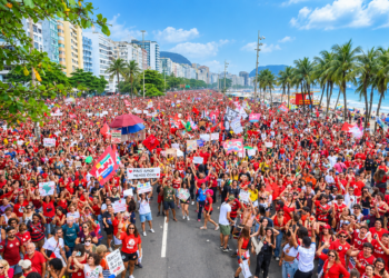 Manifestantes se reúnem em atos pró-Lula neste domingo (18)