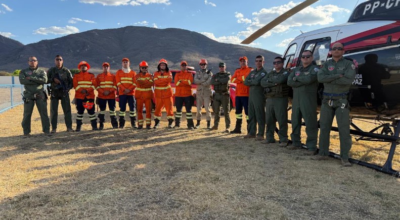 Bombeiros encerram força-tarefa após controlar incêndio na serra de Lagoa