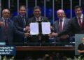 PEC da escala 6×1 é promulgada com Lula, Hugo Motta e Alcolumbre