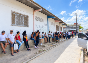 Paraibanos aguardam abertura dos locais de votação neste domingo (25)