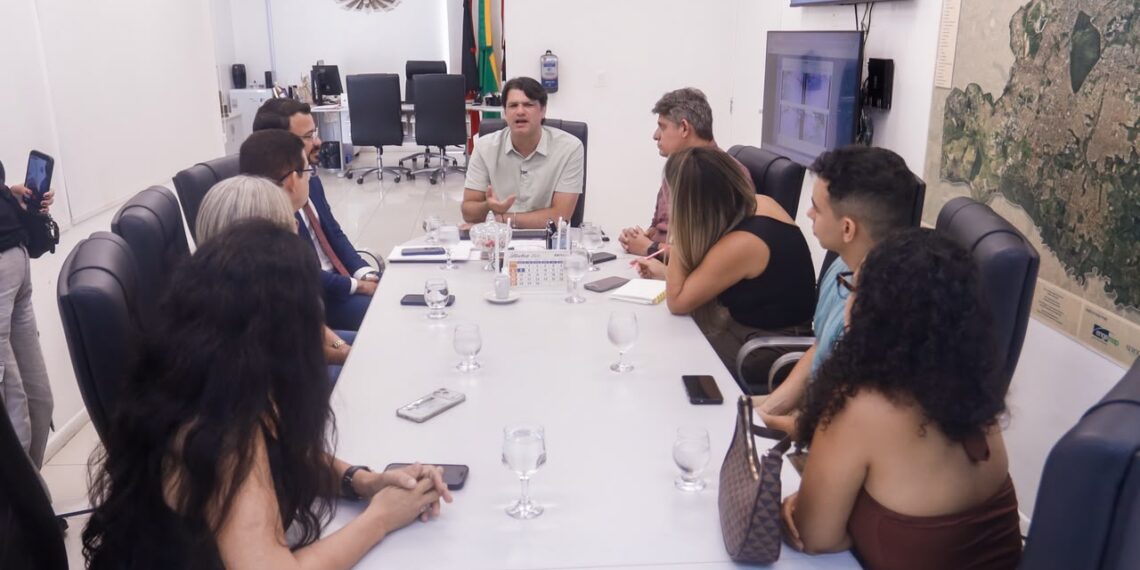 Leo Bezerra convoca 42 novos profissionais aprovados no último concurso da Educação de João Pessoa, que chega a 542 chamados