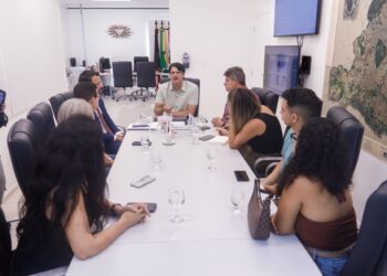 Leo Bezerra convoca 42 novos profissionais aprovados no último concurso da Educação de João Pessoa, que chega a 542 chamados