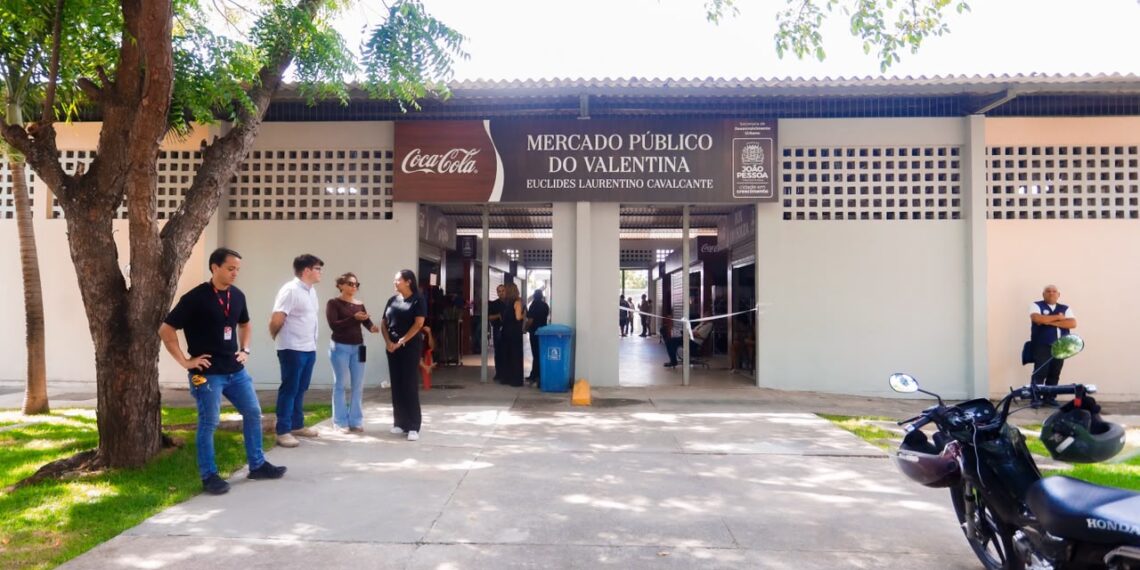 Leo Bezerra entrega Mercado do Valentina com estrutura completa e áreas de convivência para a população