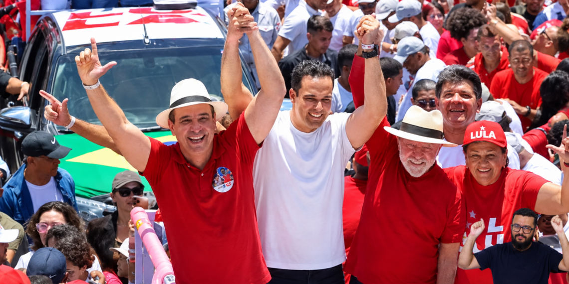 ‘O Nordeste não foge à luta e está com Lula’, diz Lucas em ato em Natal, no RN