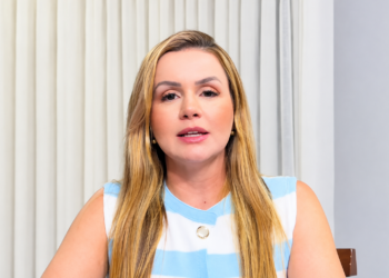 Esposa de Cabo Gilberto confirma recebimento de auxílio emergencial e justifica necessidade financeira