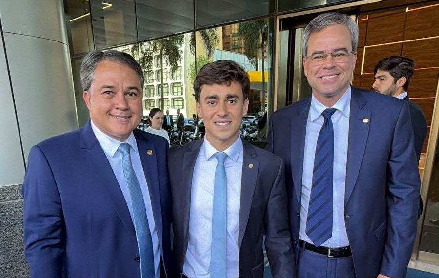 Efraim Filho reúne lideranças do PL em Brasília e anuncia novo retorno de Flávio Bolsonaro à Paraíba