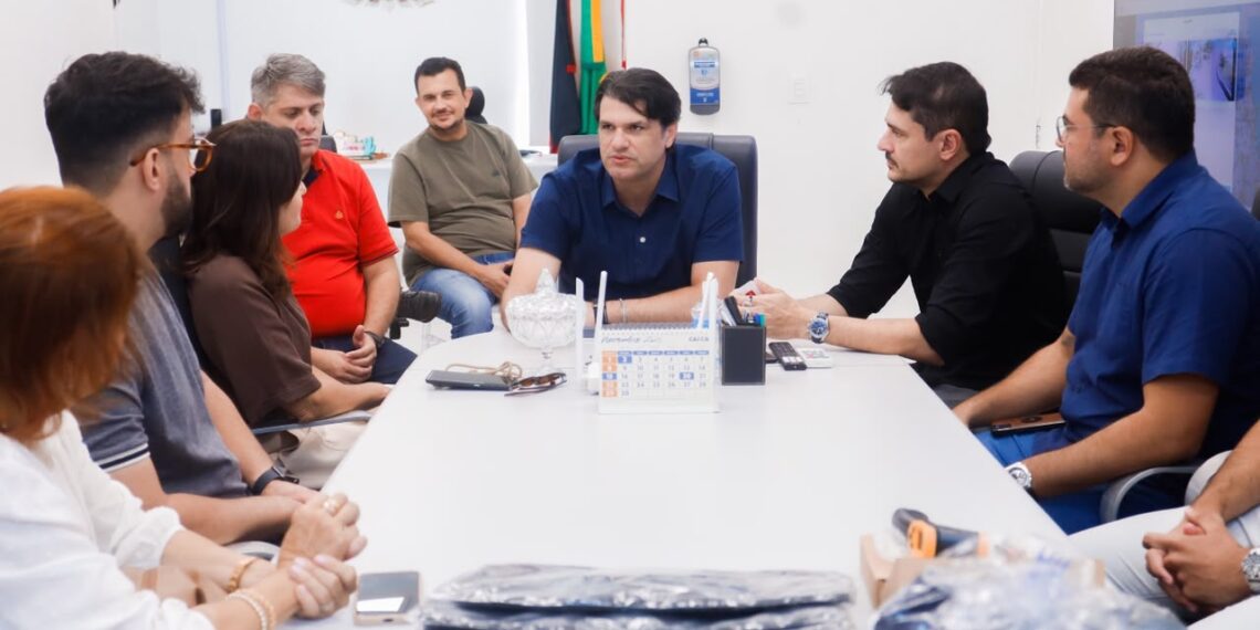 Leo Bezerra entrega novos equipamentos a fiscais da Vigilância Sanitária de João Pessoa