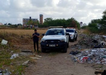 Prefeitura de Cabedelo intensifica fiscalização e multa empresa por descarte irregular de entulhos