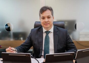 Reeleito para 3º mandato na ALPB, deputado evita antecipar debate sobre Mesa Diretora e diz aguardar orientações de Lucas