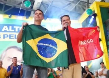 Efraim mira 1 milhão de votos para Flávio Bolsonaro na Paraíba após carreata em João Pessoa
