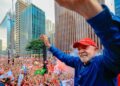 Lula é reeleito presidente pela quarta vez em feito inédito no país