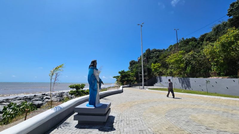 Suspeitos de atingirem estátua de Iemanjá com pedras são presos e liberados