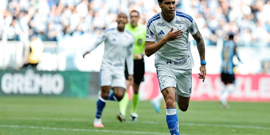 K. Jorge faz 3, Cruzeiro vira sobre Grêmio e mantém Corinthians fora do Z4